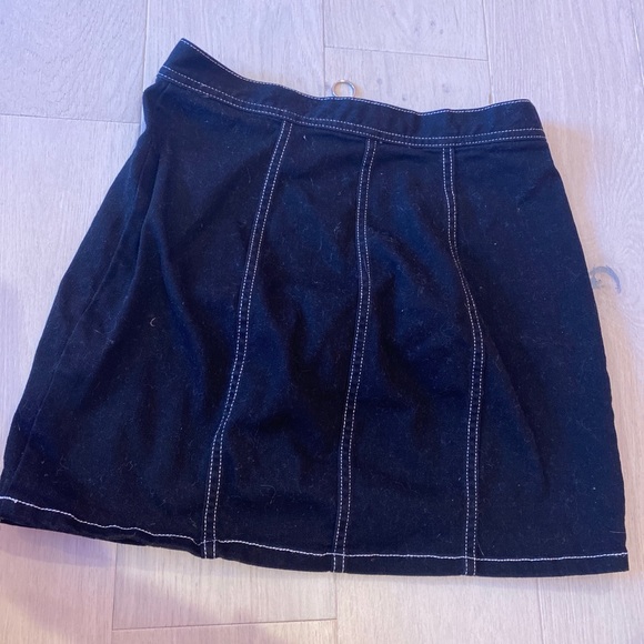 BB Dakota Women's Black Zip Front Skirt Size: 6 Mini Skirt $68 - Picture 2 of 3